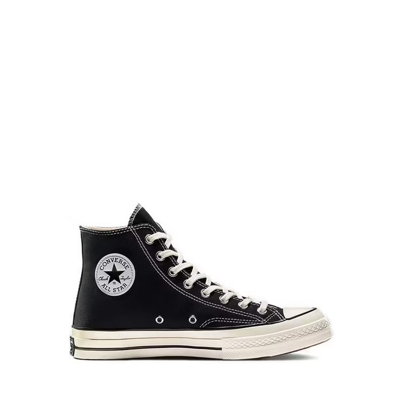 IsmadiIsmail's tweet photo. Check out Converse CHUCK 70 HI Unisex Sneakers - Black for RM379.05 - RM399.00. Get it on Shopee now! https://t.co/KqntwaAV8I https://t.co/bMqAKzMjKk