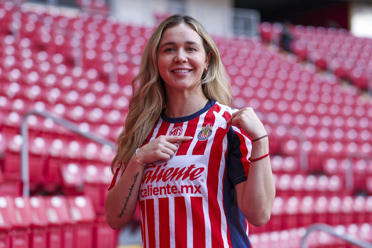 mundopelotanet's tweet image. 🐐🇫🇷 Ufff, el mercado de fichajes que está haciendo Chivas Femenil en el fútbol mexicano:

✍️ Mayra Pelayo
✍️ Eva González
✍️ Jasmine Casarez
✍️ Cristina Ferral

¿Tienen el plantel para pelear el título del Clausura 2026 de la #LigaMXFemenil? 👀🇲🇽