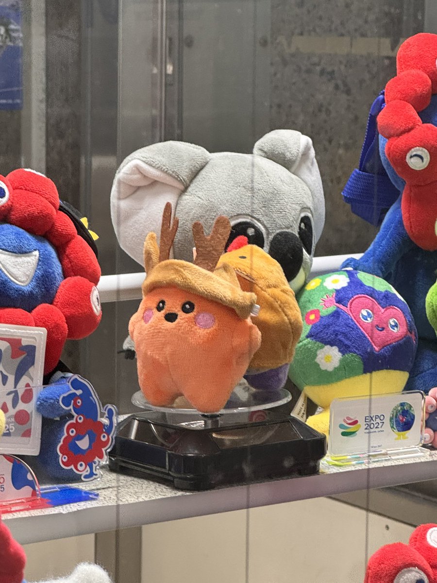 久々に本町駅みたら、万博オールスターズがクリスマス仕様になってた