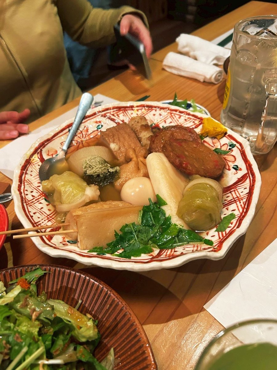 大好きな友達6人でご飯行ったんやけど
すげー可愛がってくれて調子乗った 楽しかった