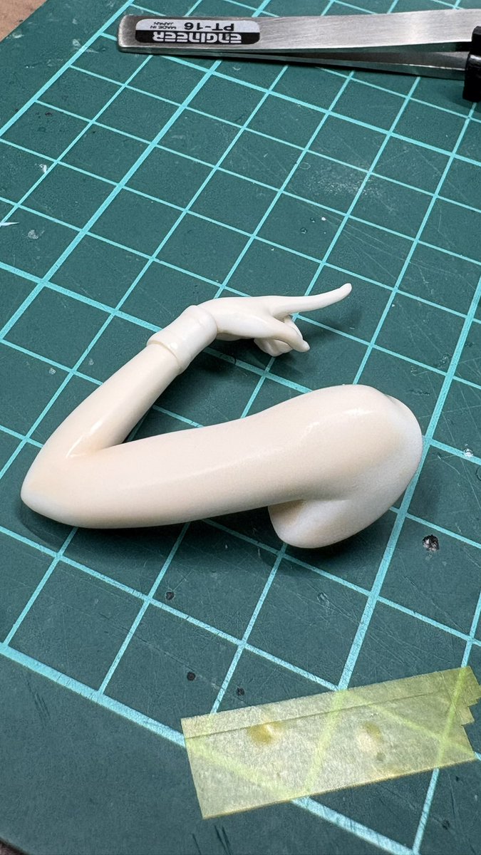 見えてないから艶あり塗装になった時点で傷を認識してしまってる