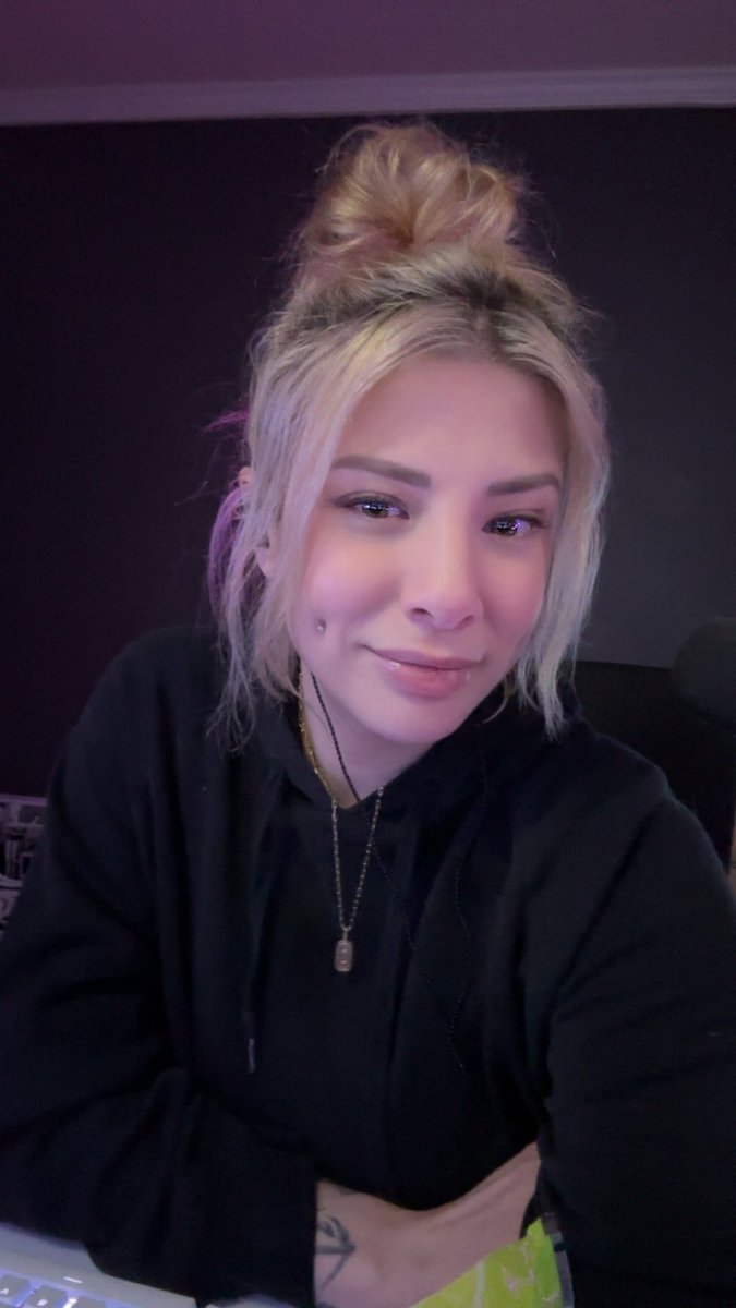 SKAvsTheWorld's tweet image. Looting, shooting, and gooping! But all lady like and stuff
Twitch.tv/skavstheworld