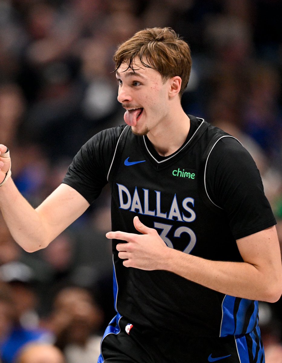 TheHoopCentral's tweet image. Cooper Flagg over the last 7 games:

26.9 PPG
6.9 RPG
5.4 APG
1.3 BPG
52.7% FG
41.7% 3P
37.6 MPG