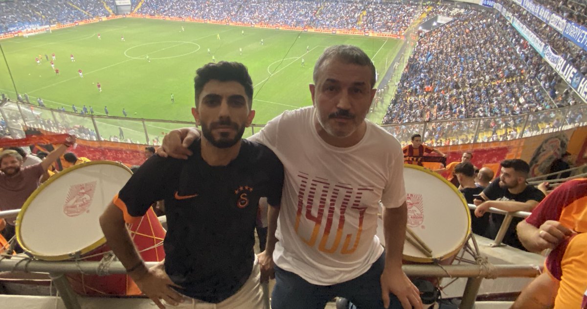 Doğru duvar yıkılmaz 
Daima seninleyiz <a href="/SebahattinReis/">Sebahattin Şirin</a>