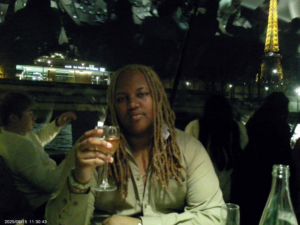 elitist lesbian snob 🤍 tweet media