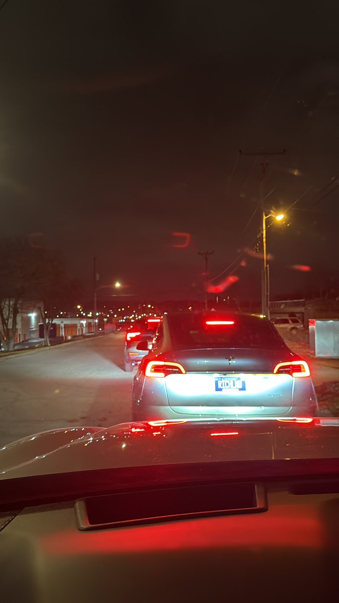 RT_McCarthy's tweet photo. Tough sledding if you are headed to the @NashvilleZoo tonight for #zoolumination
Primary lights you are going to see are red and connected to the tail of a machine https://t.co/FbdGTxRnxj