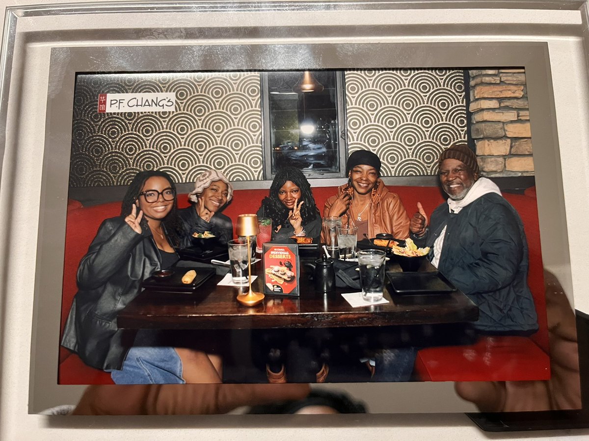 DivineYahweh's tweet photo. ✨3 Princesses, Thee Queen and A General✨
Youngest 17th Birthday🥰
#PFChangs https://t.co/6E2yOeLU3c