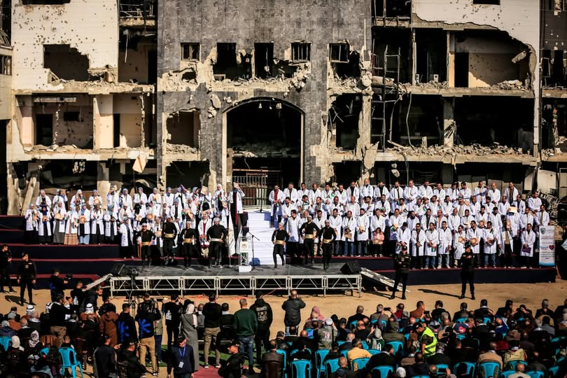 Palestinian doctors graduate in ruins of Gaza’s destroyed al-Shifa Hospital

aje.io/ql6oh1