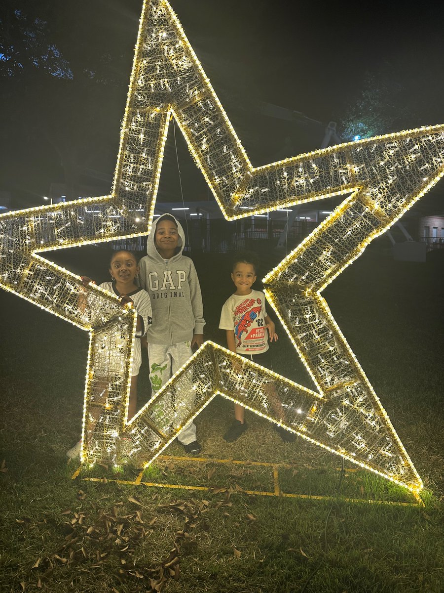 YellaStackss's tweet image. 🎄❤️✨