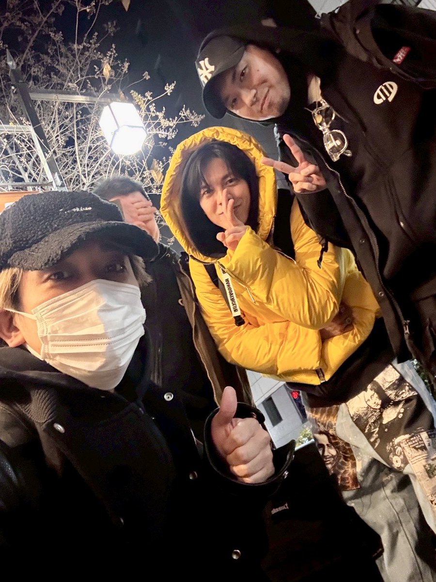 昨日はT-iDライブ納め！
(okano_skywalkerライブもたのしかたよ)

今年も一年お世話になりました🙏
来年もまずはツアーの残り大阪とZepp Shinjukuとありますし、アレもありますし、あとはアレもやれたら良いですな！

年明け1/3までDJ13連チャン中なので頑張ります💪

Thanks,Thunderbolt⚡️
#Scramble