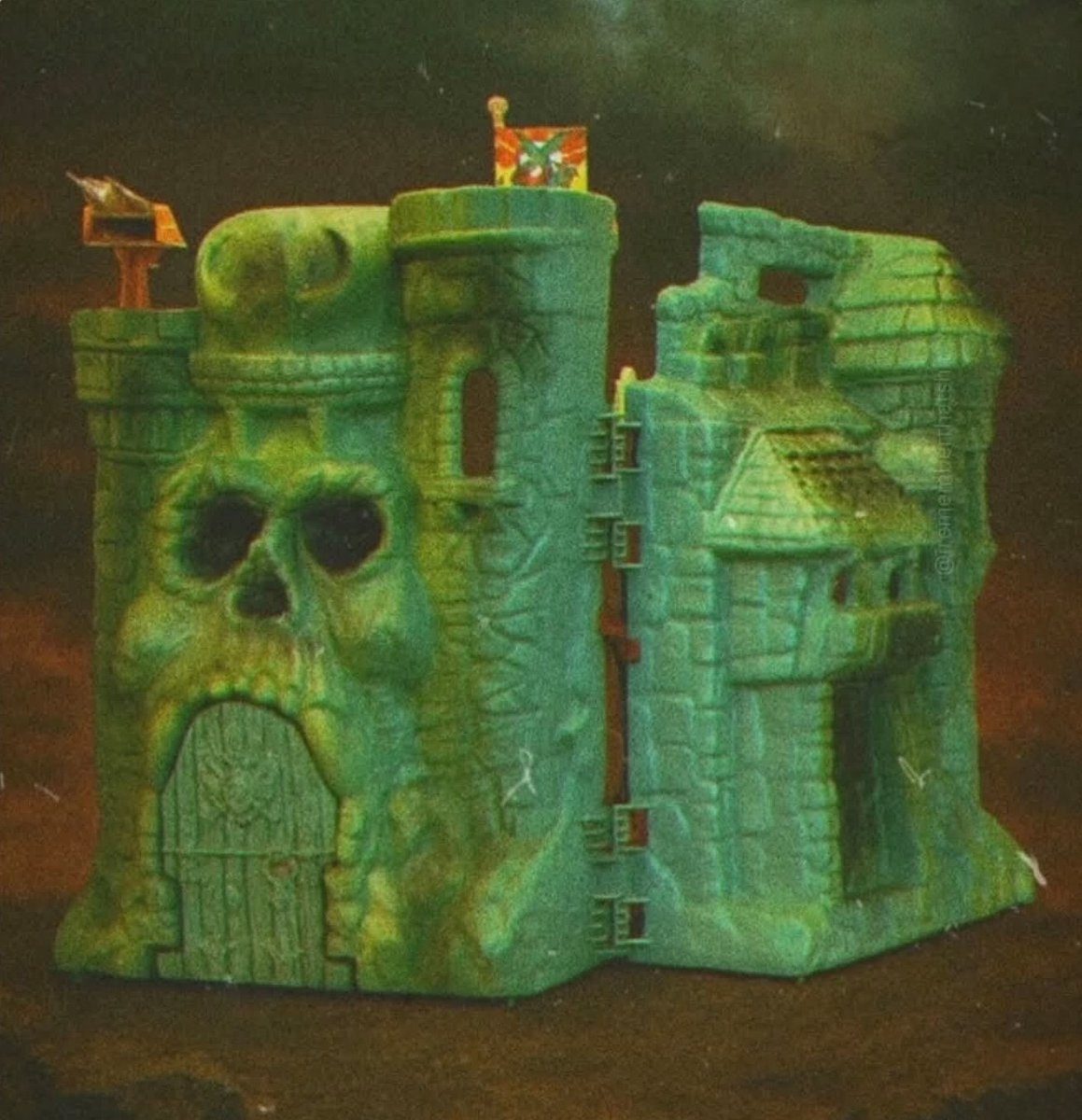 landofthe80s's tweet image. Who had a Castle Grayskull as a kid? #nostalgia