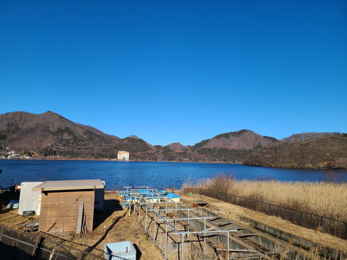 榛名湖

天気が良くて気分がいいです
目的の地はこれより更に奥