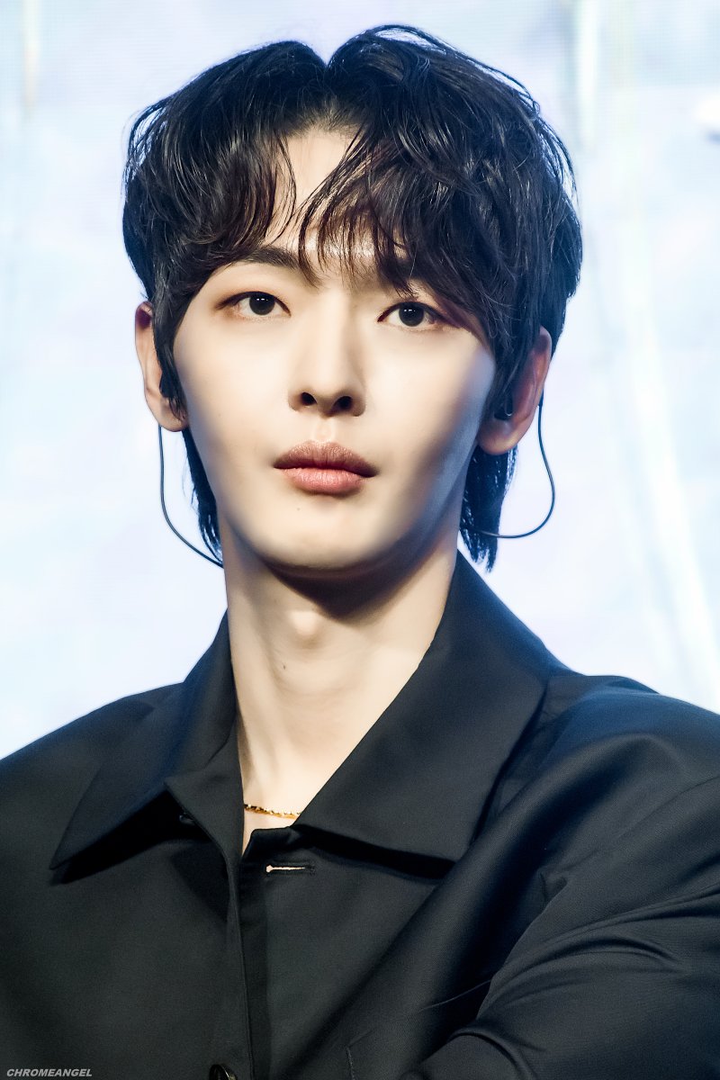 251101 KB Fan meet up, H-Stage, Seoul
#OnlyOneOf #온리원오브 #オンリーワンオブ #KB #규비