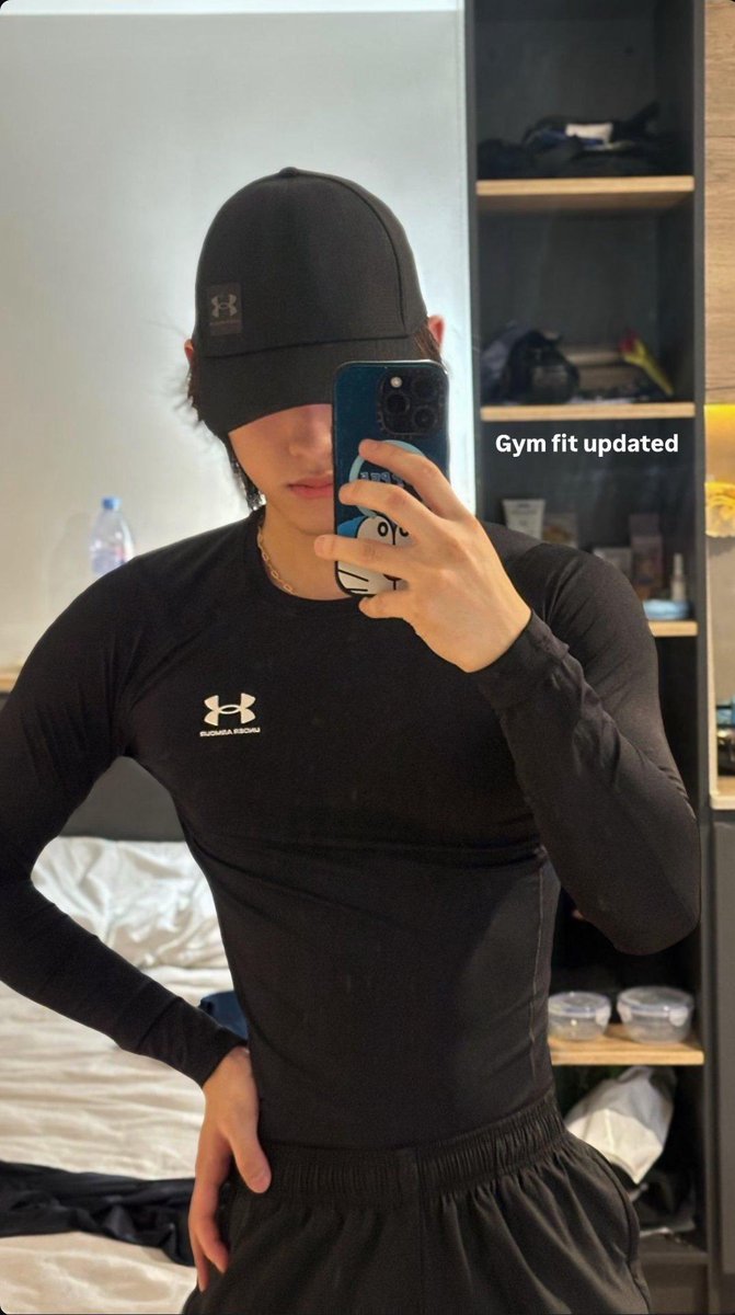 douceiyne's tweet image. now imagine pung’s hands around copper’s waist-