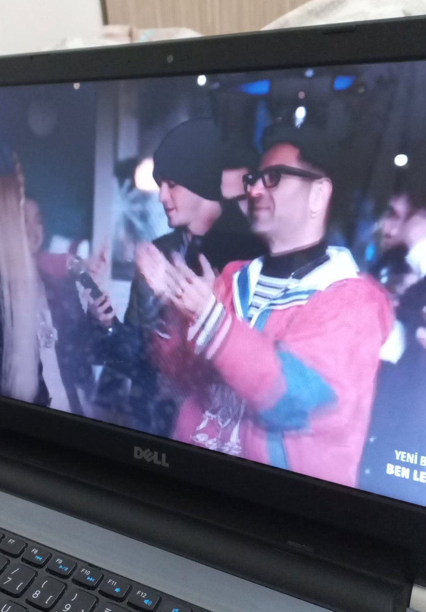 HOCAAM SIZ NAPIYOSUNUZ ORDAA AHAHHAHAHAHAHA <a href="/semihba/">Semih Bağcı</a> 

#BenLeman 
#BenLemanDisneyPlusa
#BenLemanDisneyEvreninde