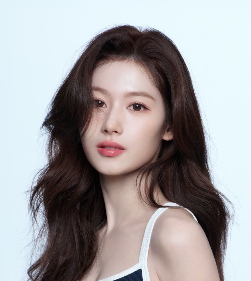 Happy 29th birthday to the talented Sana of TWICE.