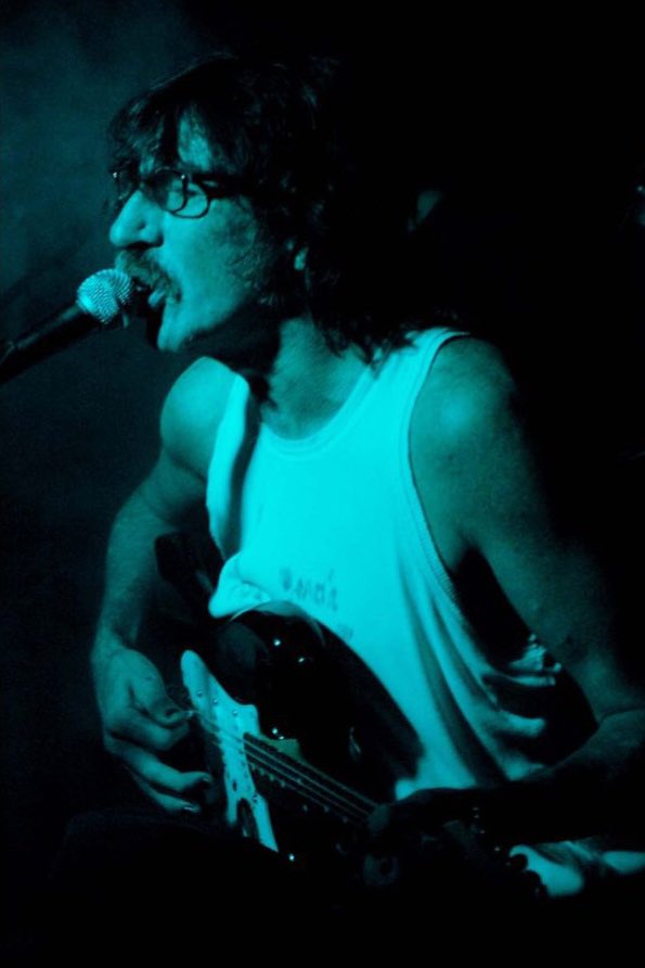 archivocharly's tweet photo. Charly García fotografiado por Marcelo Bustamante (Marzo 2005) García Bar, Rosario https://t.co/wLluaMnnSr