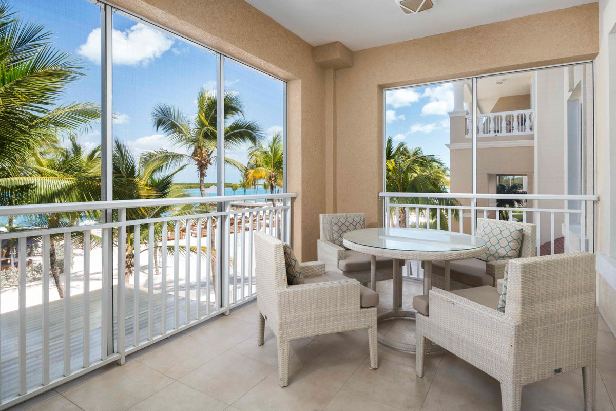 Family trip or friends’ getaway? Our 3-Bedroom Oceanfront Suite sleeps up to 8, with balcony views, a full kitchen + all the space to unwind in style. ✨🌊

Make memories in paradise — and get 10% off with our Ultimate Getaway Offer: bit.ly/498cDTl