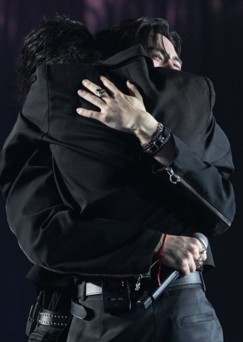 VickTrub's tweet image. everyone is sharing their fav pics/moments
let me join the “I am in tears” party too😭😭😭😭