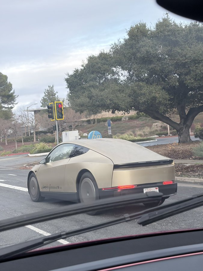 TodayTeslanews's tweet image. ⚽️If CyberCab is operating during the 2026 World Cup,

it won’t just be a product launch.

Would that be Tesla’s biggest demo 
or autonomy’s first global moment?

#Tesla #CyberCab #Autonomy #WorldCup2026