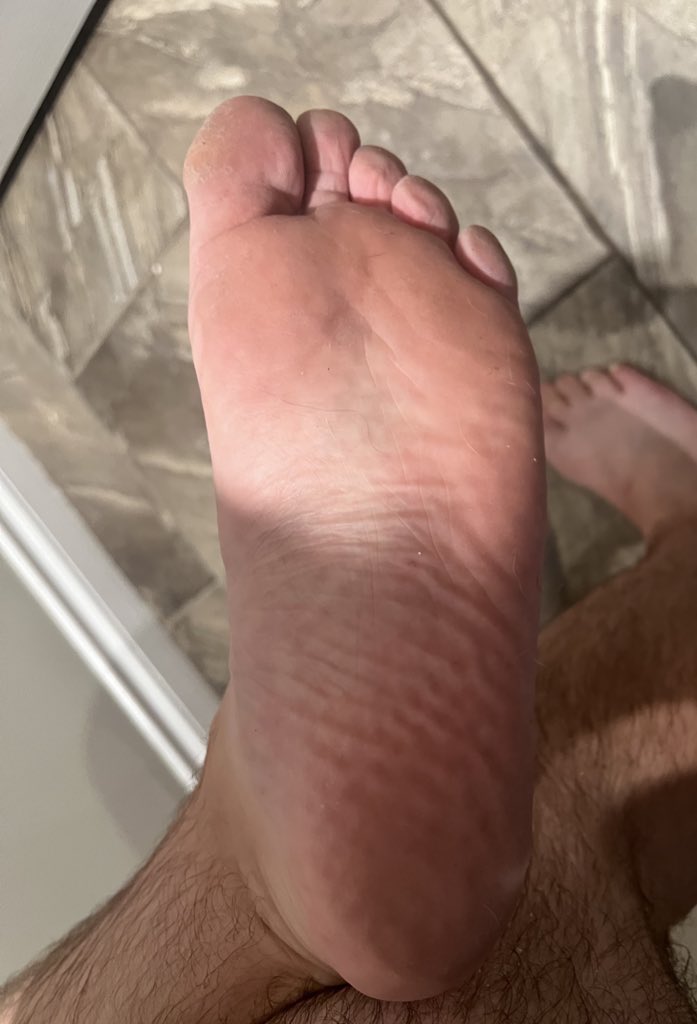 Jock_FeetCA's tweet image. Who’s tight cashhole is ready to be gaped?