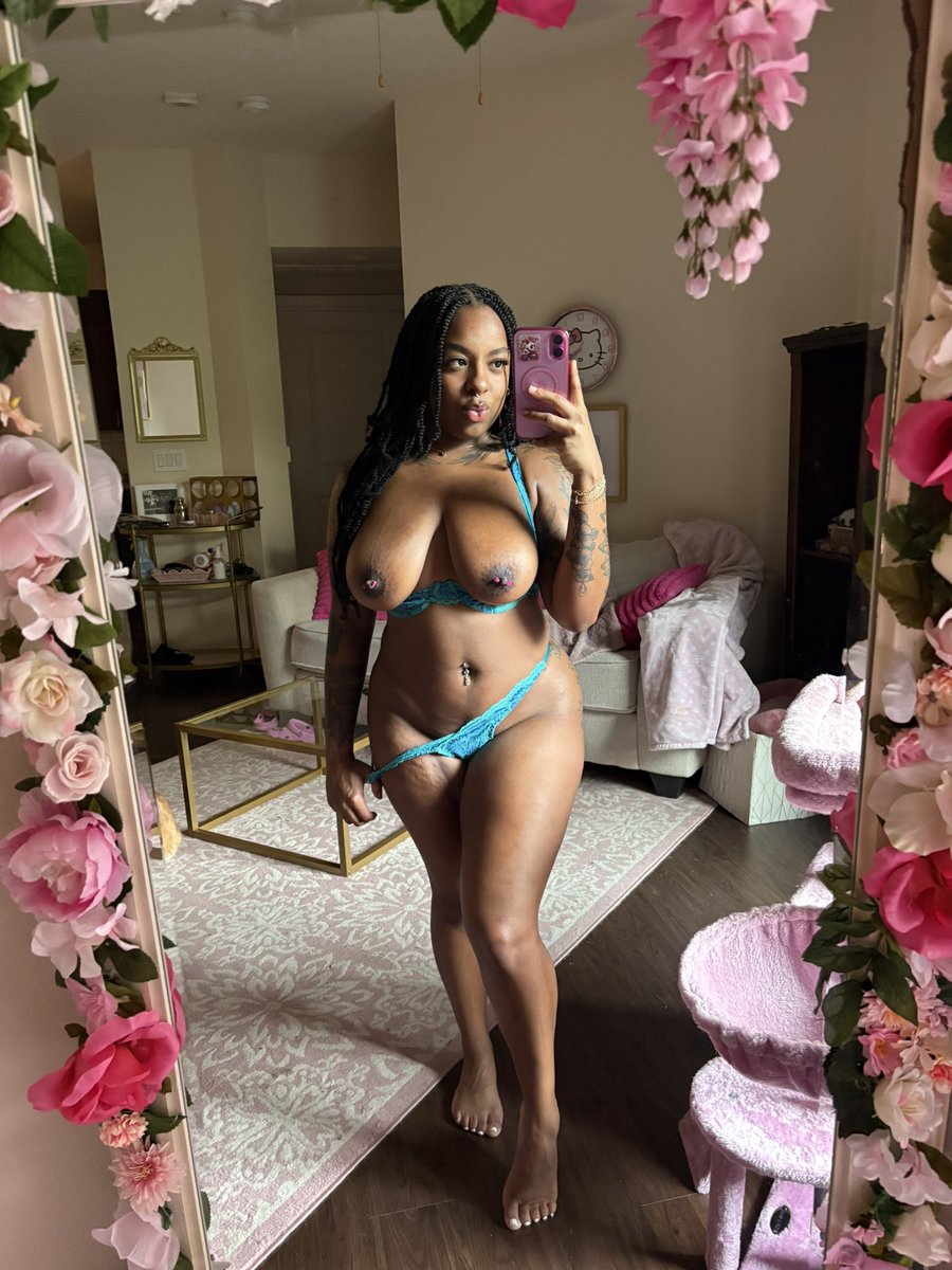 Cookiewirl's tweet photo. I’m available for meetups and FaceTime hit me up 

Zangi 1094648281 https://t.co/DxRYHPPtkC