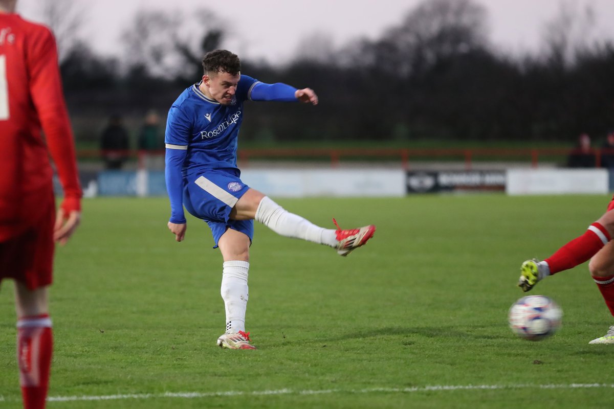 RamsbottomUtd's tweet image. 𝗟𝗢𝗡𝗚𝗥𝗜𝗗𝗚𝗘 𝗧𝗢𝗪𝗡 𝟮-𝟮 𝗥𝗔𝗠𝗦𝗕𝗢𝗧𝗧𝗢𝗠 𝗨𝗡𝗜𝗧𝗘𝗗

Ramsbottom could be excused being a little rusty after so long without a game but bounced back well from Town's early opener, turning the game on its head after the break. 

A fine low strike from the boot of…