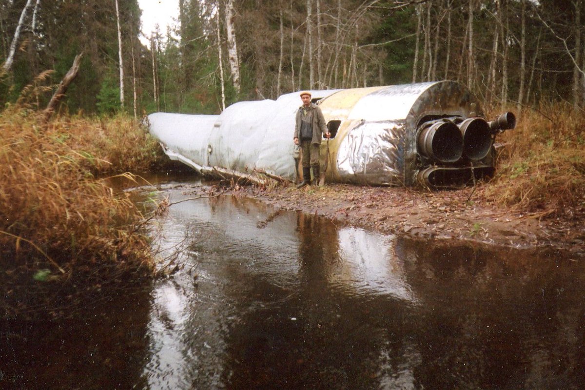 UnseenOps's tweet image. The opposite end of the NASA aesthetic of clean suits and gold Mylar are the Russian hunters scavenging metal from lost Soviet spacecraft