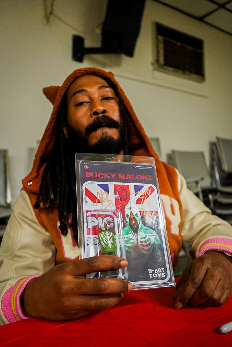 Bucky Malone 少し東京 tweet media