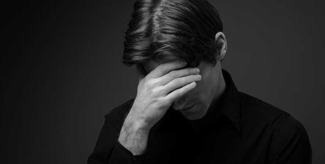 Almancada harika bir kelime vardır, ''Frendschämen'': Bir başkasının hal, tavır ve davranışından ötürü utanç duymak.. Acilen Türkçeleşmeli.