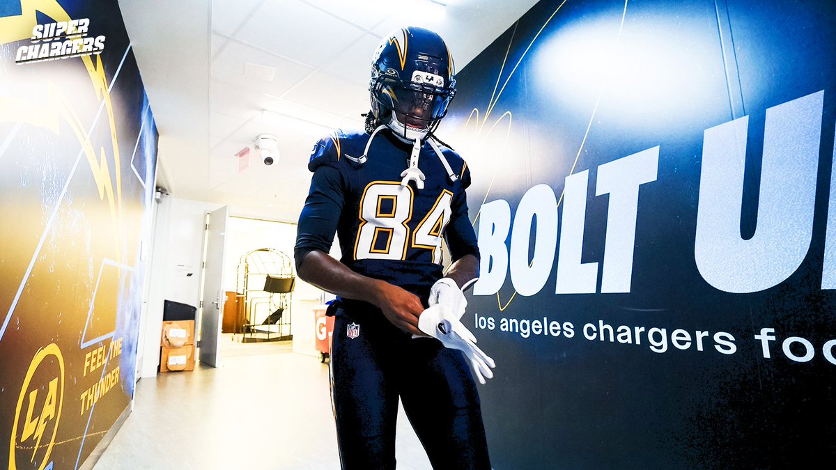 chargers's tweet photo. tunnel vision https://t.co/z61p94aQz3