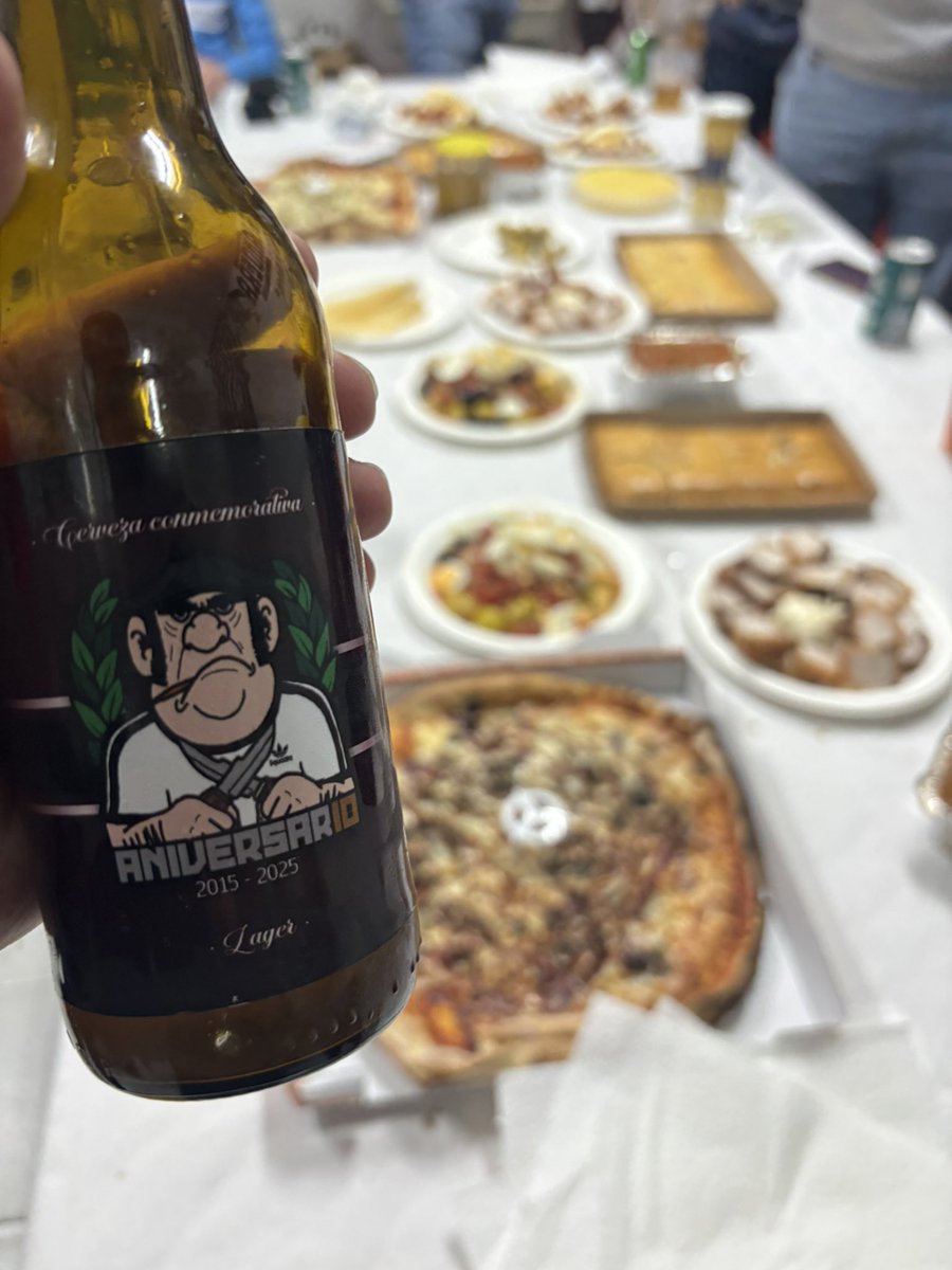 Cerramos el 2025 con la 4ª edición de nuestro torneo navideño de “fútbol” y posterior cena de fin de año.

Enhorabuena a <a href="/DorronFans/">DorronFans</a> y un placer contar en esta ocasión con la <a href="/CurvaRommel/">CurvaRommel</a>. 

#LisiadosABP 
#GuardianesDelMurciélago