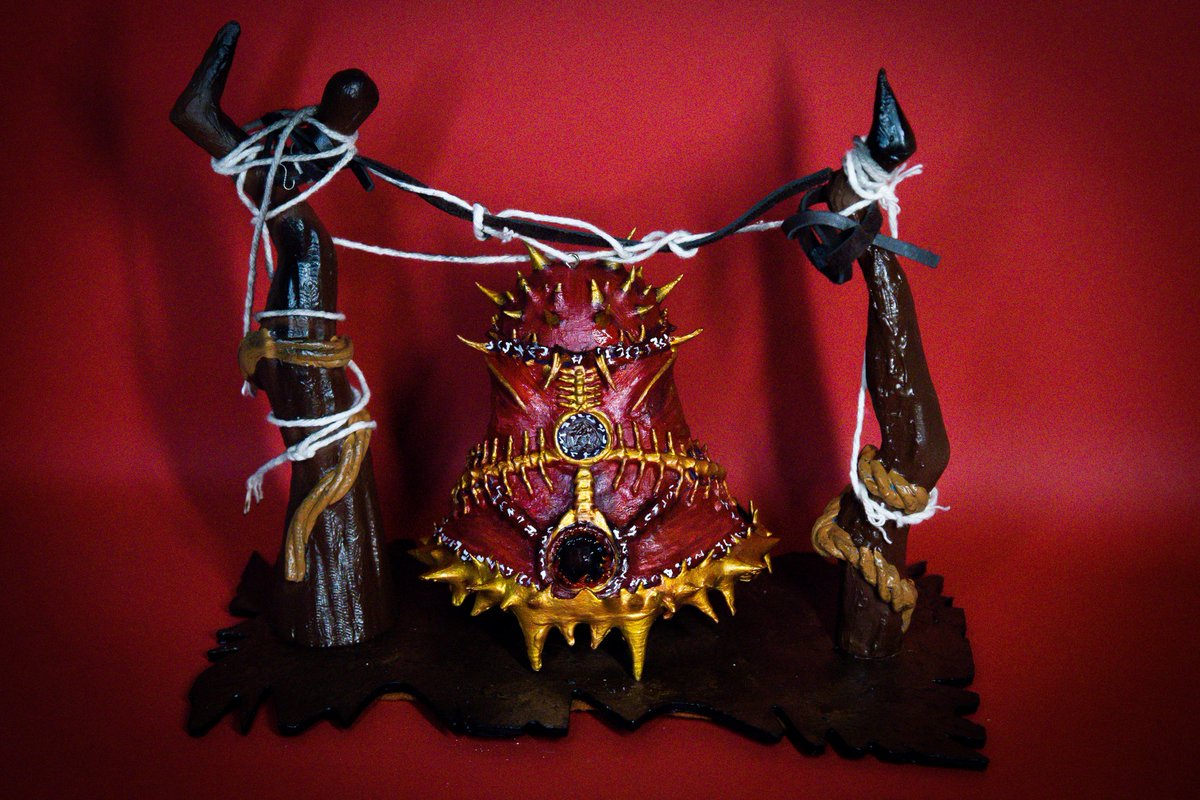 boolachitaa's tweet image. Fiz a coroa de espinhos de lembrancinha!!! 

Fiquei tão feliz em conhecer a galera e estar com pessoas que eu amo pra caramba que decidi fazer um presentinho como lembrança dessas mil emoções

Esse spin-off me inspirou demais, obrigada 🥹🫶

#hexatombe (amanhã posto o processo)