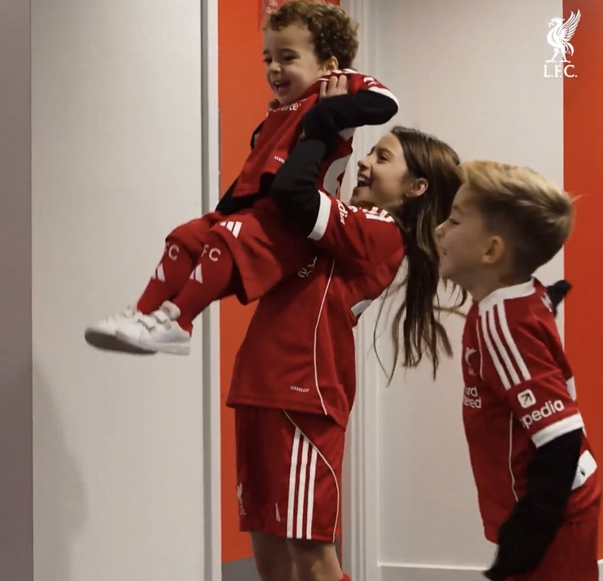 _Riddock_'s tweet image. I’m so happy they have each other…a siblings bond is very special ❤️