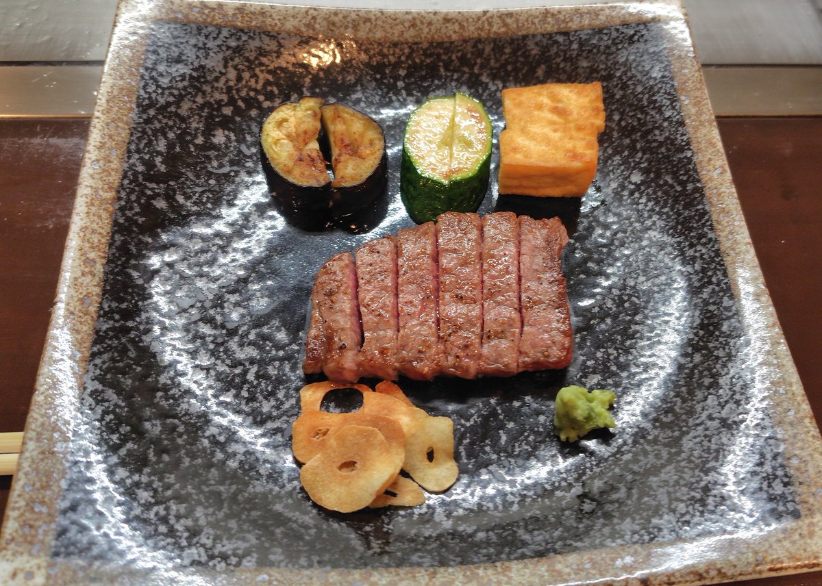 akihiro_021's tweet photo. 年内最後の外部イベは約２年振りの肉じょぐでした🍖
��年も推し活が出来てよかったです✨✨
2026年も頑張って下さい💪💪
#肉じょぐ
#ステーキきらく https://t.co/U0W9fPThKV