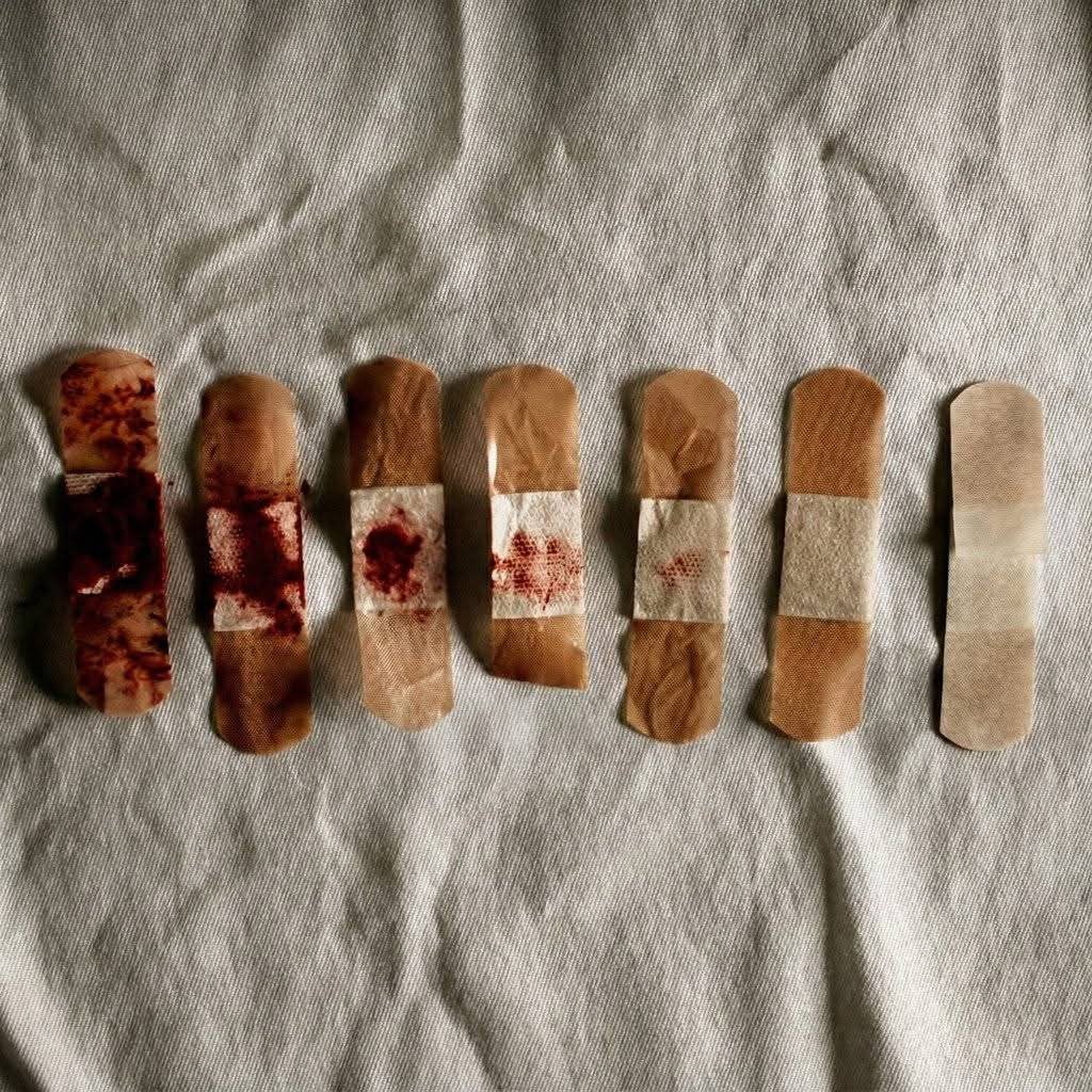 derinbirneffess's tweet photo. "Her şey zamanla ilgili, zaman her şeyi iyileştirir." https://t.co/7bQwXr8KmM