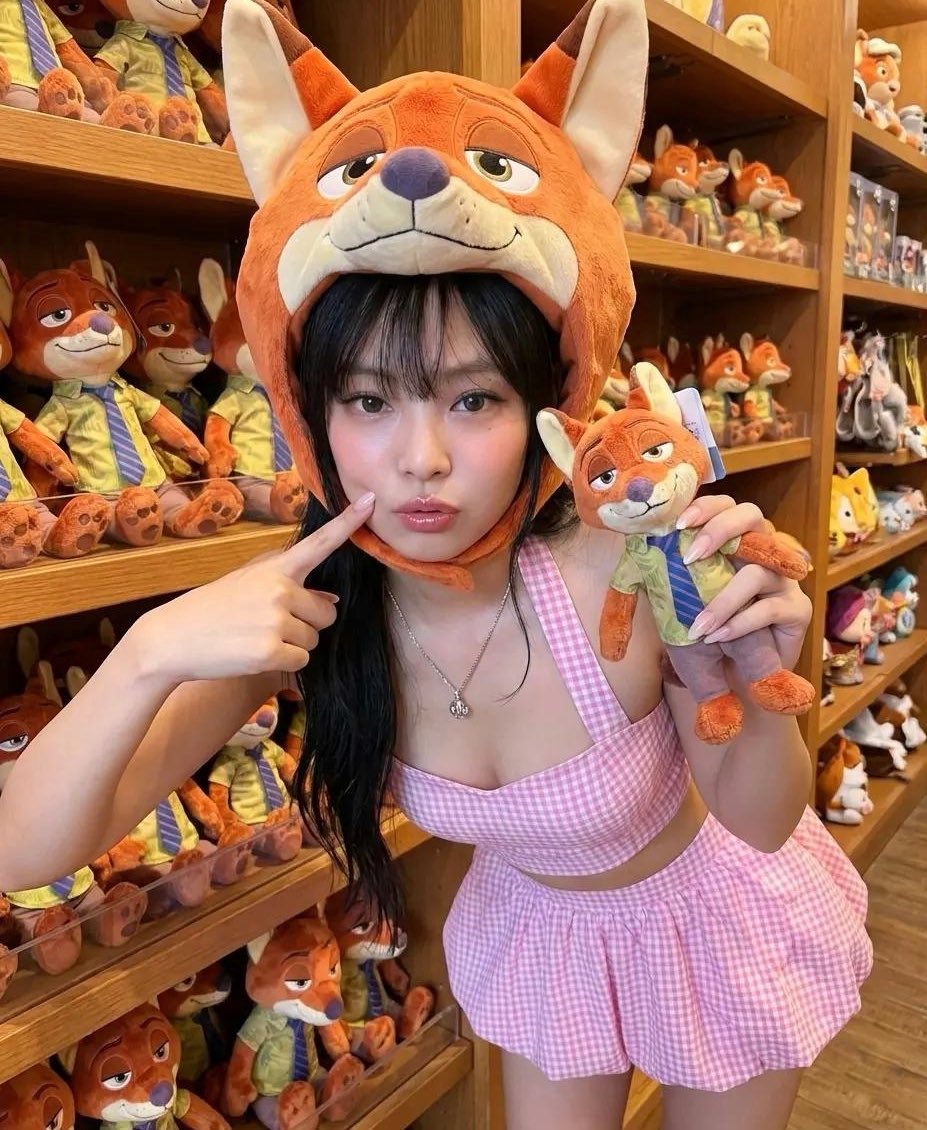 rubyjenniepink's tweet image. zootopia energy with a cute face