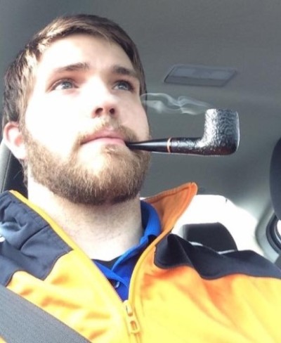 smoking919's tweet photo. Every man should own a pipe https://t.co/gxTkcY6FcV