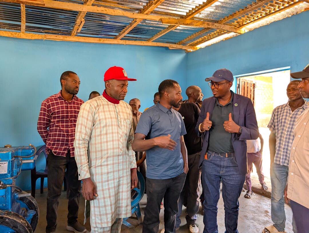 bennieagro's tweet image. A Story of Kindness, Recognition &amp;amp; Community Impact 🌾

Three years ago in Mangun town, Mangu LGA, a man named Nicholas quietly made history.

Out of his own free will, he offered free grinding services to his community as a humanitarian gesture and in celebration of a new…