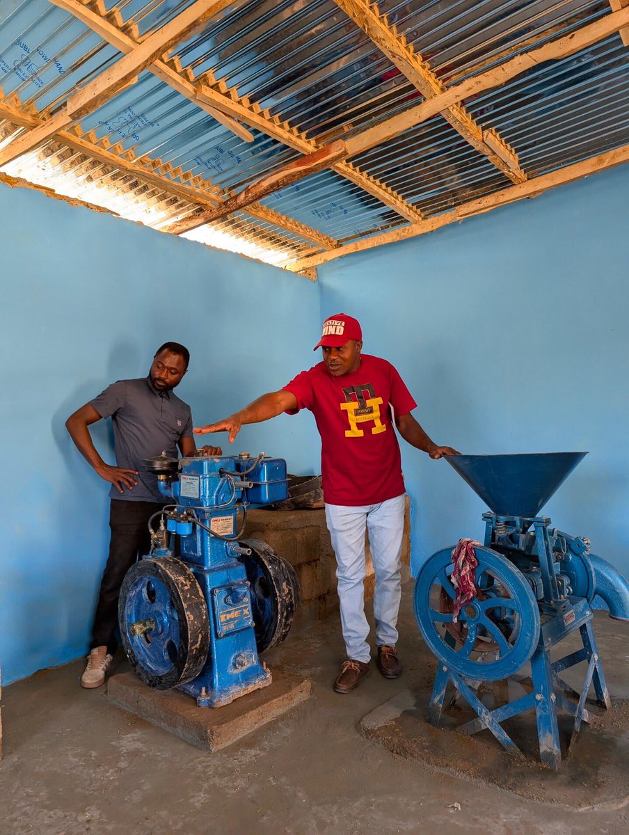 bennieagro's tweet image. A Story of Kindness, Recognition &amp;amp; Community Impact 🌾

Three years ago in Mangun town, Mangu LGA, a man named Nicholas quietly made history.

Out of his own free will, he offered free grinding services to his community as a humanitarian gesture and in celebration of a new…