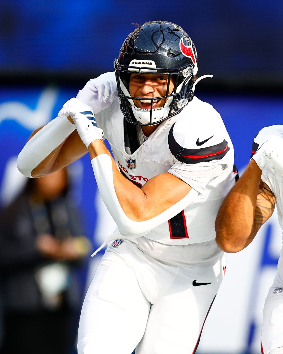 HoustonTexans's tweet image. When you and ur home boy makin' plays 🤝