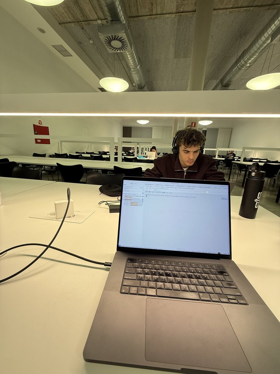 you always see the stereotype of EU not wanting to “grind”

this is 1am on a Saturday in a library in spain. there are 10+ people here super locked in. some studying, some working