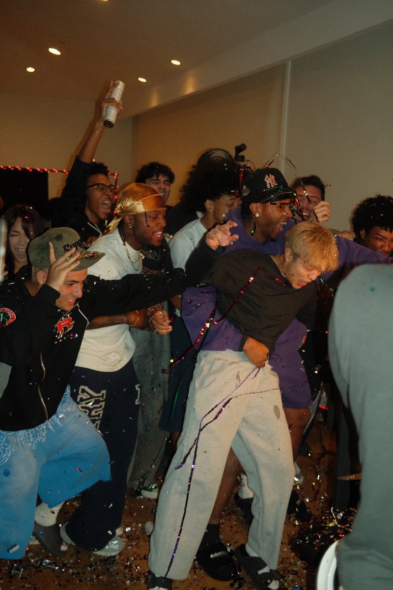 JasonTheWeen tweet media