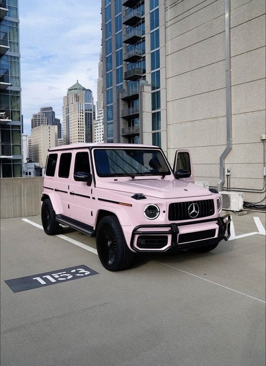 Kick_Champ's tweet image. Allegedly Kai Cenat’s ex-girlfriend Gabrielle Alayah cheated on Kai after she didn’t receive the pink G-Wagon she asked him for Christmas 😳