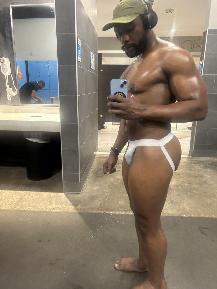AzureScorpius's tweet photo. Do you sauna ?

Jockstrap from @ChinoWear 
Body by me 😀 https://t.co/RRBUnd9zcH