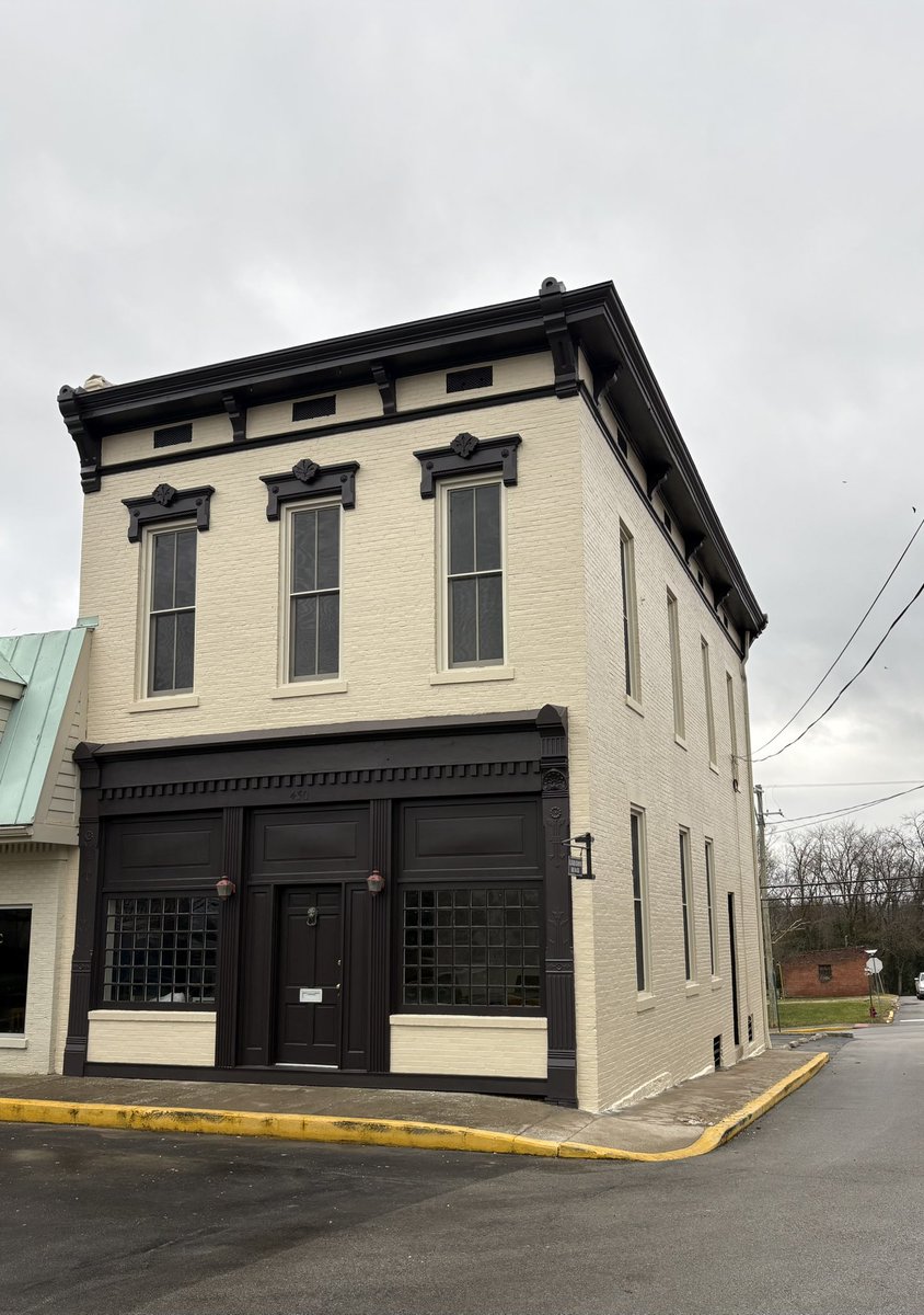 jeremybooth's tweet image. Signed the lease. 

My studio will be on the first floor.