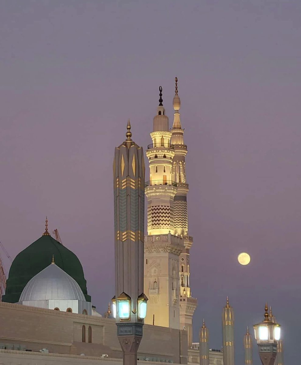 السلام علیکم ورحمتہ اللہ وبرکاتہ
صبح بخیر 

 دعا کی قبولیت آواز کی بلندی نہیں بلکہ دل کی تڑپ کا تقاضا کرتی ھے
کیونکہ  دعا صرف الفاظ کا مجموعہ نہیں
روح کی طلب اور کیفیت کا نام ھے۔