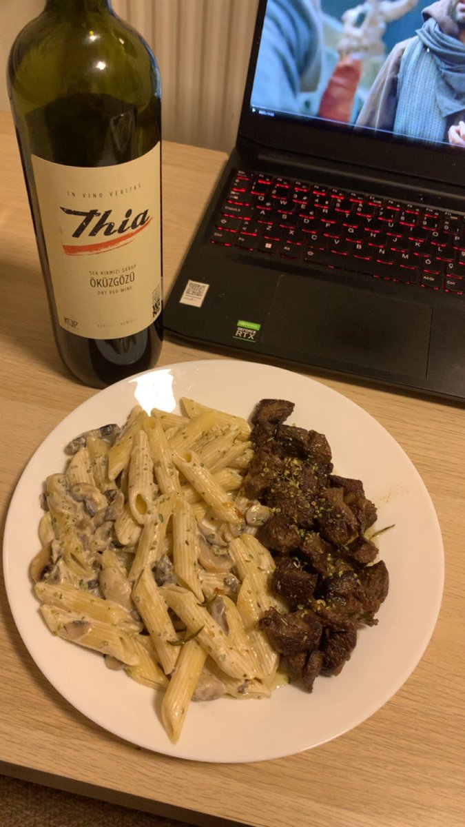 Bu yemekle birlikte, en iyi yemek yapan çiftler arasına biz de Batuhan’la katıldık 🫠