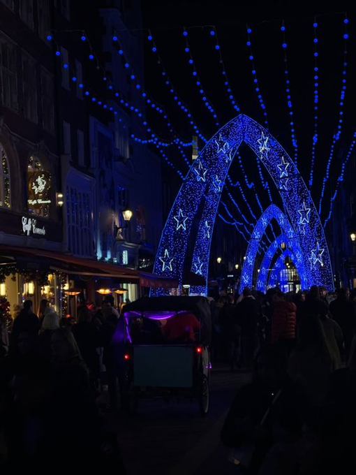Mia3af's tweet photo. London night🌃 https://t.co/ySepEVpZu5