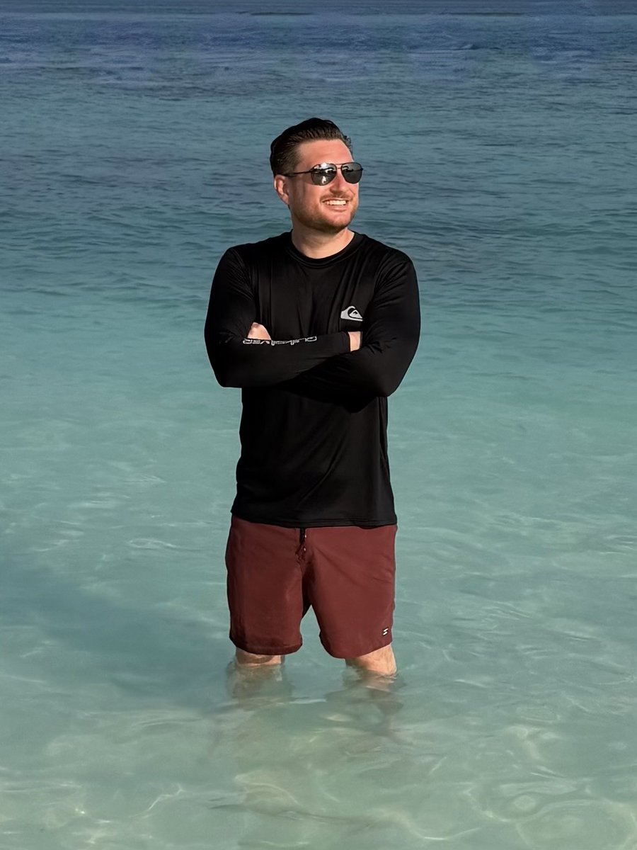 I’m back! After an amazing time travelling, I am excited to get back out in the field once more. I hope you all had a wonderful Christmas and wishing you all happy New Year. Expect Lots of new content coming from me soon! #peterclaytonwildlifephotography